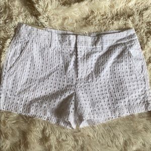 The city 3 inch short by GAP, white, size 6
